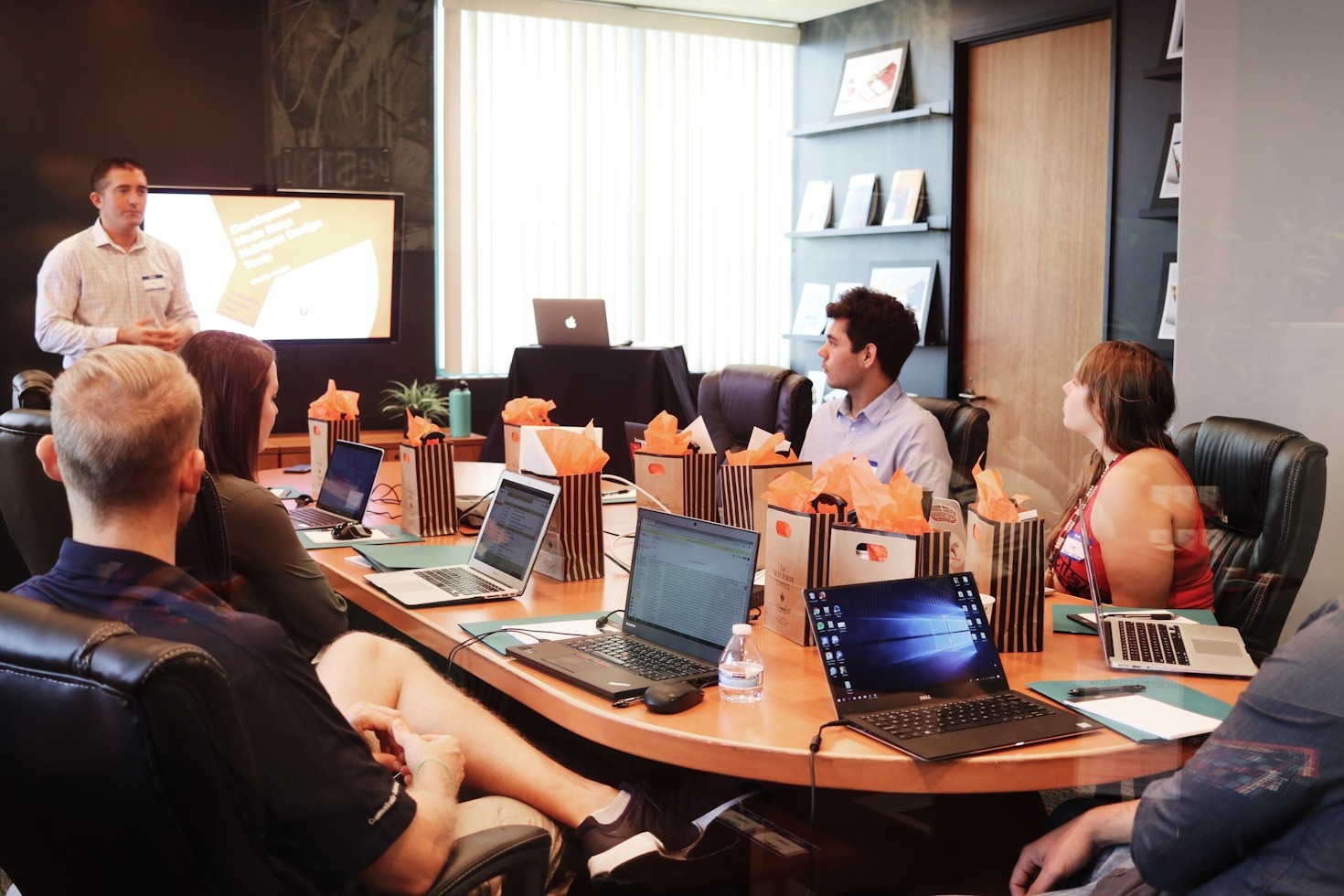 The Role of Scalable Layouts in Online Growth